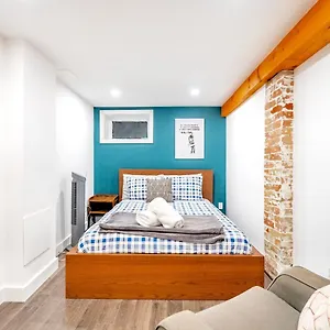 https://spacious-1br-suite-just-minutes-from-high-park.hotelstorontoontario.org
