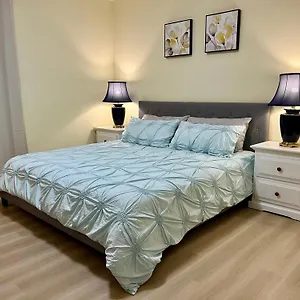 Two-bedroom With King Bed-4 Minutes To The Falls Niagara Falls