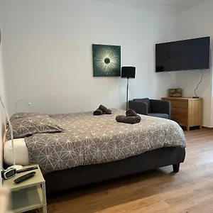 https://nuit-dor-studios-meubls-neufs.luxembourghotelsguide.com